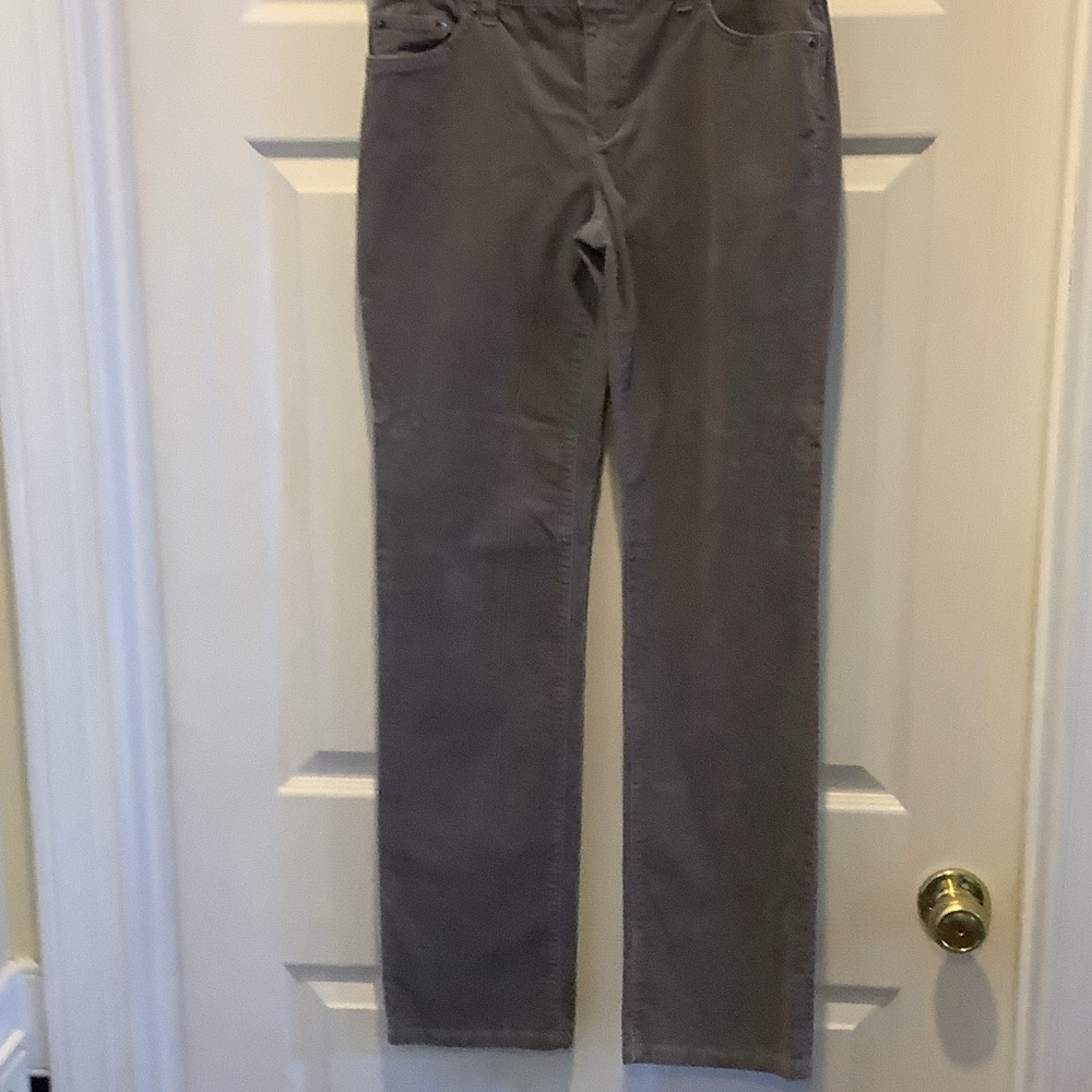 Classic Straight Leg Pants in‎ gray corduroy